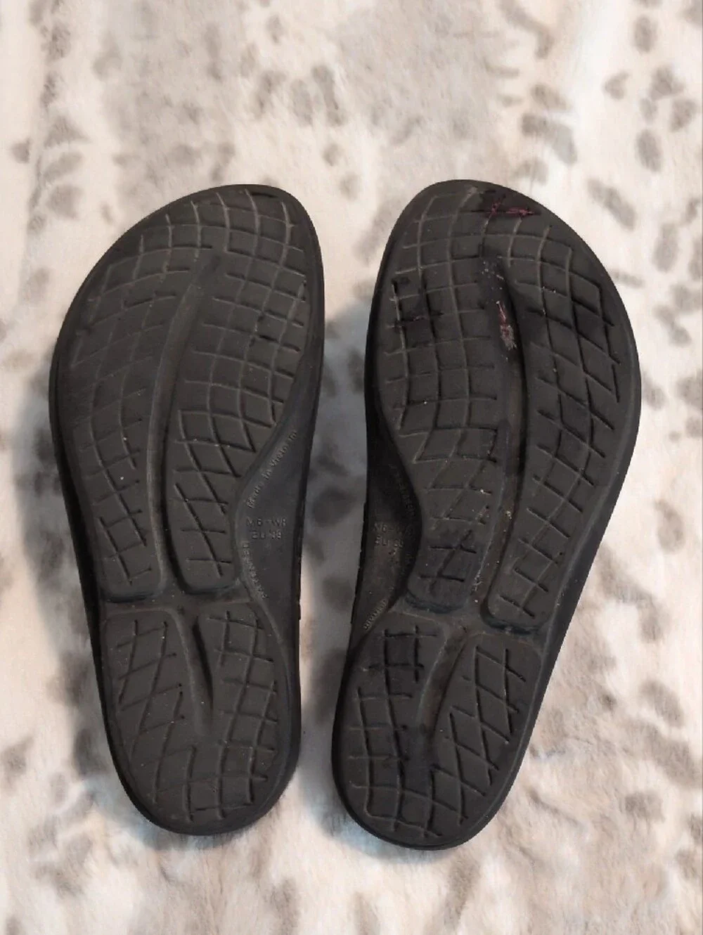 Oofos Black Slide Sandals Sz 39 Comfy Summer Beach Lake Slip-on Comfortable